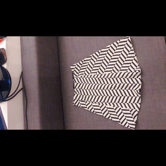 Striped skirt - Picture 2 of 3